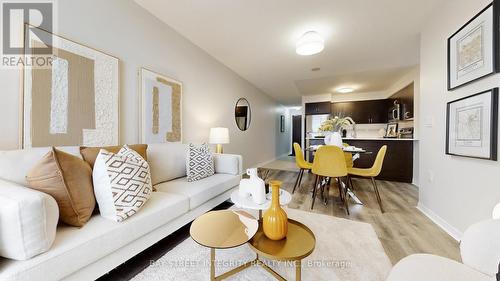 Ph01 - 75 King William Crescent, Richmond Hill, ON - Indoor Photo Showing Living Room