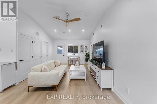 808 Montsell Avenue, Georgina, ON - Indoor