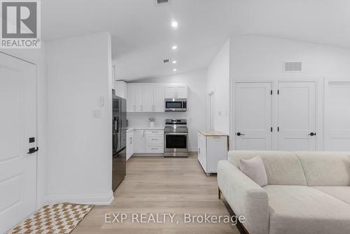 808 Montsell Avenue, Georgina, ON - Indoor