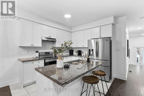 155 Veterans Street, Bradford West Gwillimbury, ON - Indoor Photo Showing Kitchen With Double Sink With Upgraded Kitchen