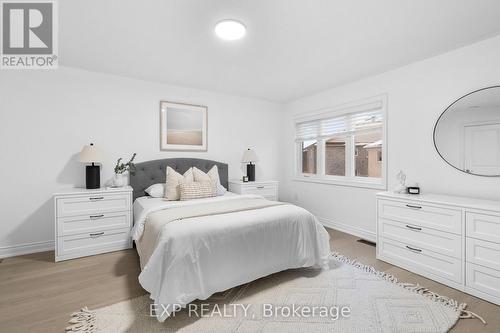 155 Veterans Street, Bradford West Gwillimbury, ON - Indoor Photo Showing Bedroom