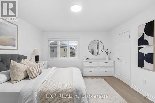 155 Veterans Street, Bradford West Gwillimbury, ON - Indoor Photo Showing Bedroom