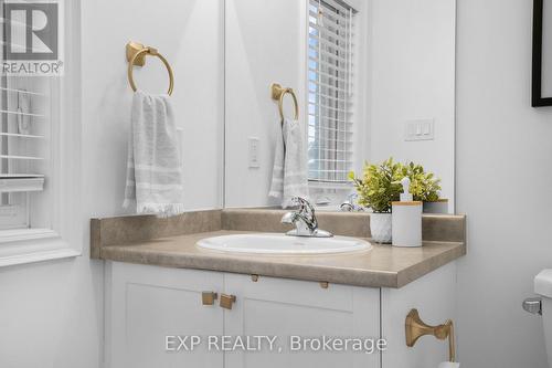 155 Veterans Street, Bradford West Gwillimbury, ON - Indoor Photo Showing Bathroom