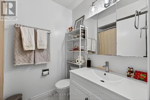 7 Varden Crescent, Barrie, ON - Indoor Photo Showing Bathroom