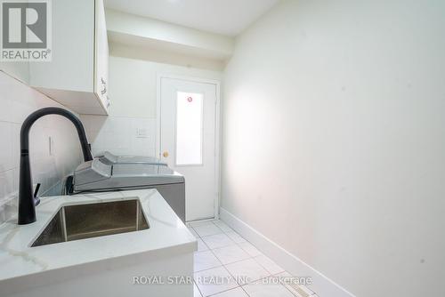 22 Livingston Drive, Caledon, ON - Indoor Photo Showing Laundry Room