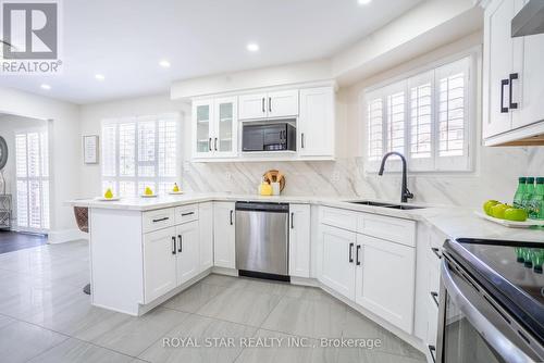 22 Livingston Drive, Caledon, ON - Indoor Photo Showing Kitchen With Stainless Steel Kitchen With Double Sink With Upgraded Kitchen