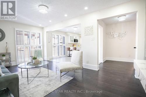 22 Livingston Drive, Caledon, ON - Indoor Photo Showing Living Room
