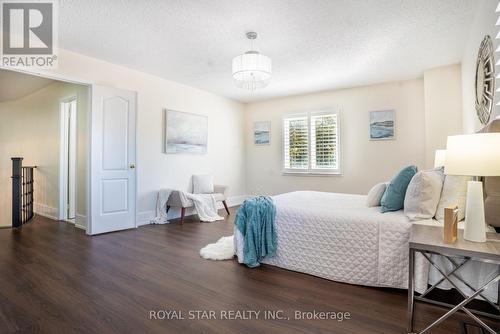 22 Livingston Drive, Caledon, ON - Indoor Photo Showing Bedroom