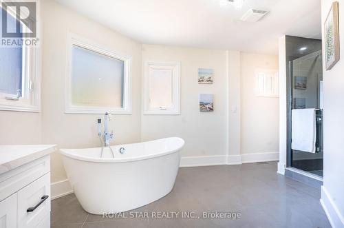 22 Livingston Drive, Caledon, ON - Indoor Photo Showing Bathroom