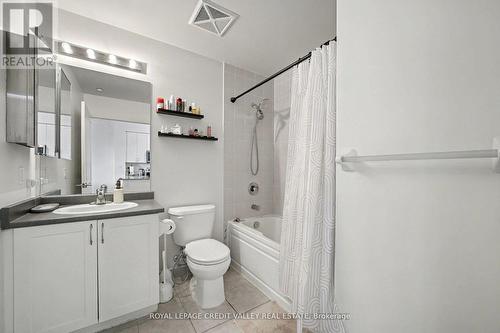 709 - 349 Rathburn Road W, Mississauga, ON - Indoor Photo Showing Bathroom