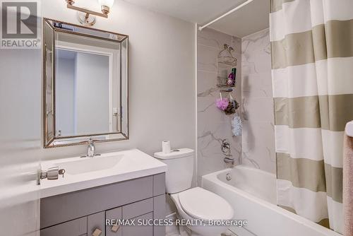 713 - 145 Hillcrest Avenue, Mississauga, ON - Indoor Photo Showing Bathroom
