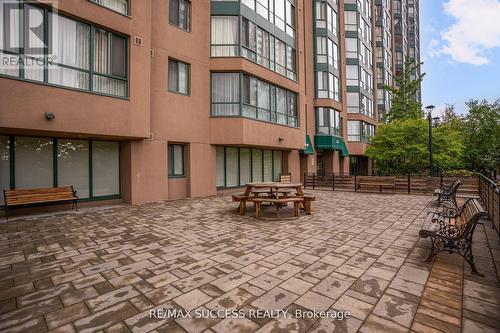 713 - 145 Hillcrest Avenue, Mississauga, ON - Outdoor