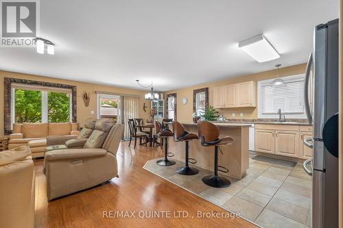 7 Chestnut Drive, Belleville (Belleville Ward), ON - Indoor