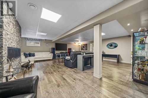 7 Chestnut Drive, Belleville (Belleville Ward), ON - Indoor