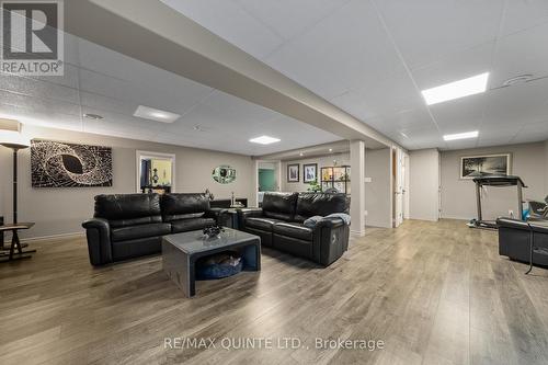 7 Chestnut Drive, Belleville (Belleville Ward), ON - Indoor Photo Showing Other Room