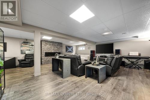 7 Chestnut Drive, Belleville (Belleville Ward), ON - Indoor