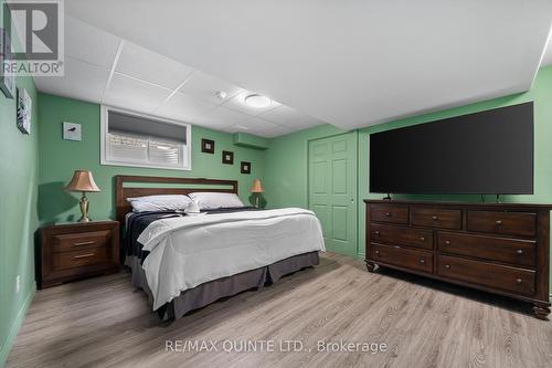 7 Chestnut Drive, Belleville (Belleville Ward), ON - Indoor Photo Showing Bedroom