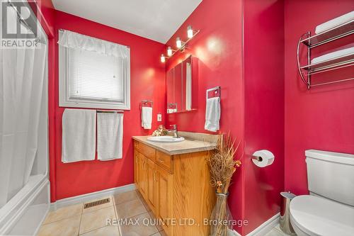 7 Chestnut Drive, Belleville (Belleville Ward), ON - Indoor Photo Showing Bathroom