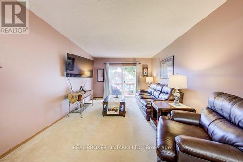 87 Southwood Drive, Cambridge, ON - Indoor Photo Showing Living Room