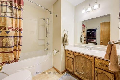 87 Southwood Drive, Cambridge, ON - Indoor Photo Showing Bathroom