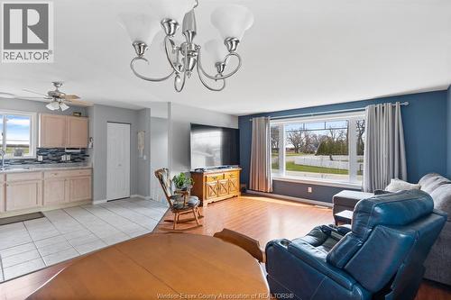 149 Bellcreft Drive, Colchester, ON - Indoor Photo Showing Living Room