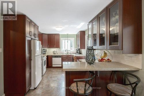 17 Barrow Court, Whitby (Lynde Creek), ON - Indoor Photo Showing Kitchen