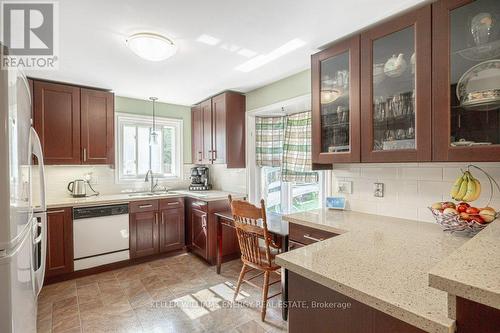 17 Barrow Court, Whitby (Lynde Creek), ON - Indoor Photo Showing Kitchen