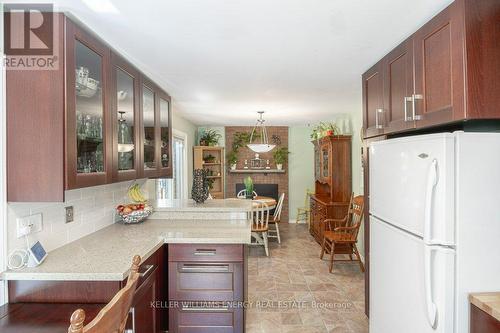 17 Barrow Court, Whitby (Lynde Creek), ON - Indoor Photo Showing Kitchen