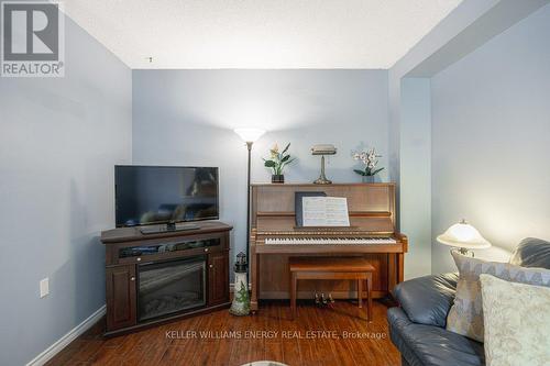 17 Barrow Court, Whitby (Lynde Creek), ON - Indoor Photo Showing Living Room With Fireplace