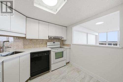 908 - 150 Alton Towers Circle, Toronto (Milliken), ON - Indoor Photo Showing Kitchen