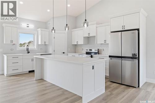 208 2Nd Street S, Waldheim, SK - Indoor Photo Showing Kitchen With Stainless Steel Kitchen With Upgraded Kitchen