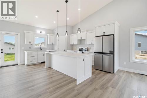 208 2Nd Street S, Waldheim, SK - Indoor Photo Showing Kitchen With Stainless Steel Kitchen With Upgraded Kitchen