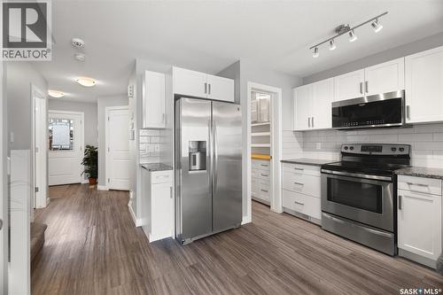 8825 Kestral Drive, Regina, SK - Indoor Photo Showing Kitchen With Stainless Steel Kitchen With Upgraded Kitchen