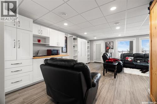 8825 Kestral Drive, Regina, SK - Indoor