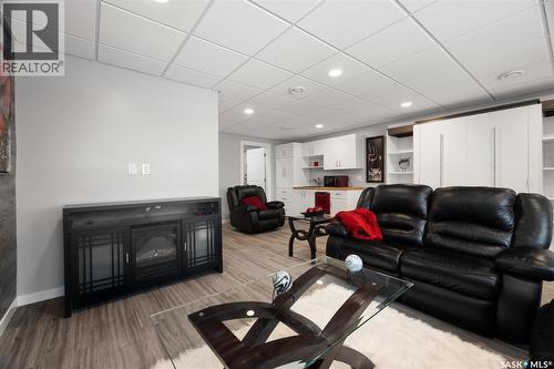 8825 Kestral Drive, Regina, SK - Indoor