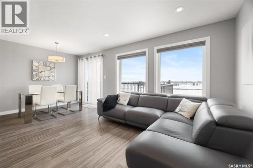 8825 Kestral Drive, Regina, SK - Indoor Photo Showing Living Room