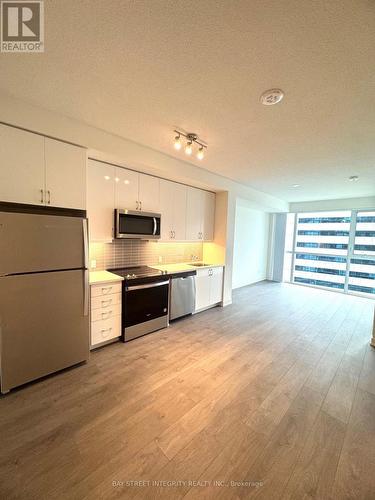 1815 - 4955 Yonge Street, Toronto, ON - Indoor Photo Showing Kitchen