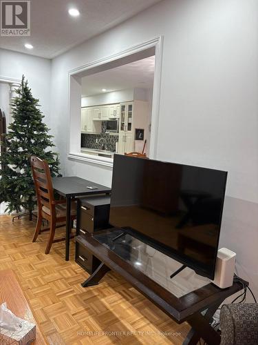 106 Casabel Drive W, Vaughan, ON - Indoor Photo Showing Dining Room
