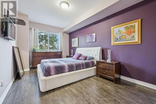 213 - 8 Maison Parc Court, Vaughan, ON - Indoor Photo Showing Bedroom
