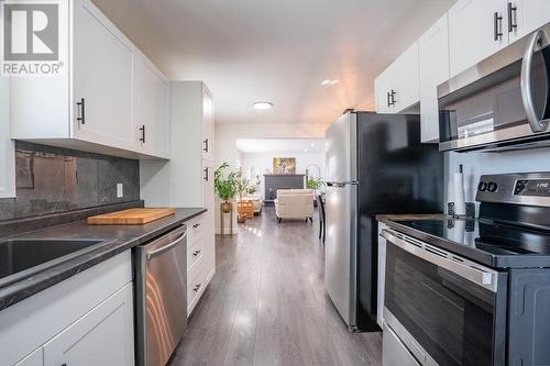 671 North St, Sault Ste. Marie, ON - Indoor Photo Showing Kitchen