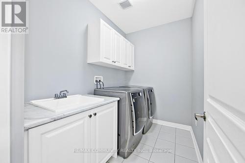 7 Seager Street, Richmond Hill, ON - Indoor Photo Showing Laundry Room