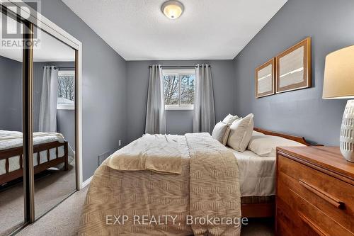 90 Sandra Crescent, Grimsby, ON - Indoor Photo Showing Bedroom