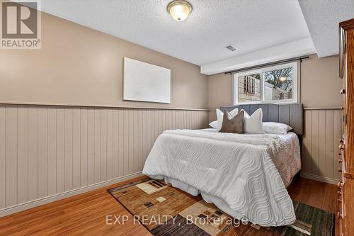 90 Sandra Crescent, Grimsby, ON - Indoor Photo Showing Bedroom