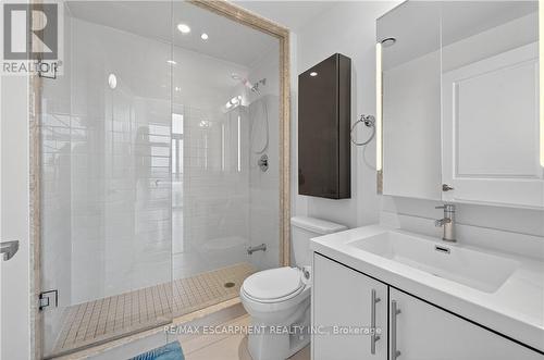 Ph03 - 65 Speers Road, Oakville, ON - Indoor Photo Showing Bathroom