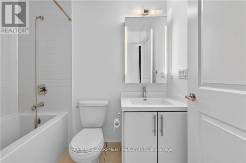Ph03 - 65 Speers Road, Oakville, ON - Indoor Photo Showing Bathroom