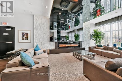 Ph03 - 65 Speers Road, Oakville, ON - Indoor