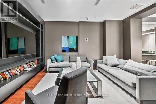 Ph03 - 65 Speers Road, Oakville, ON - Indoor Photo Showing Other Room