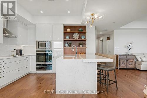 101 - 10 Dalhousie Avenue, St. Catharines (Port Dalhousie), ON - Indoor Photo Showing Kitchen With Upgraded Kitchen