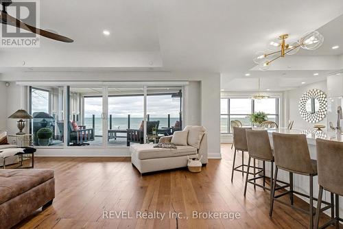 101 - 10 Dalhousie Avenue, St. Catharines (Port Dalhousie), ON - Indoor Photo Showing Living Room