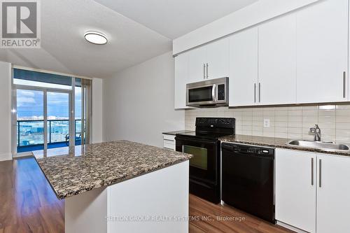 1605 - 330 Burnhamthorpe Road W, Mississauga, ON - Indoor Photo Showing Kitchen